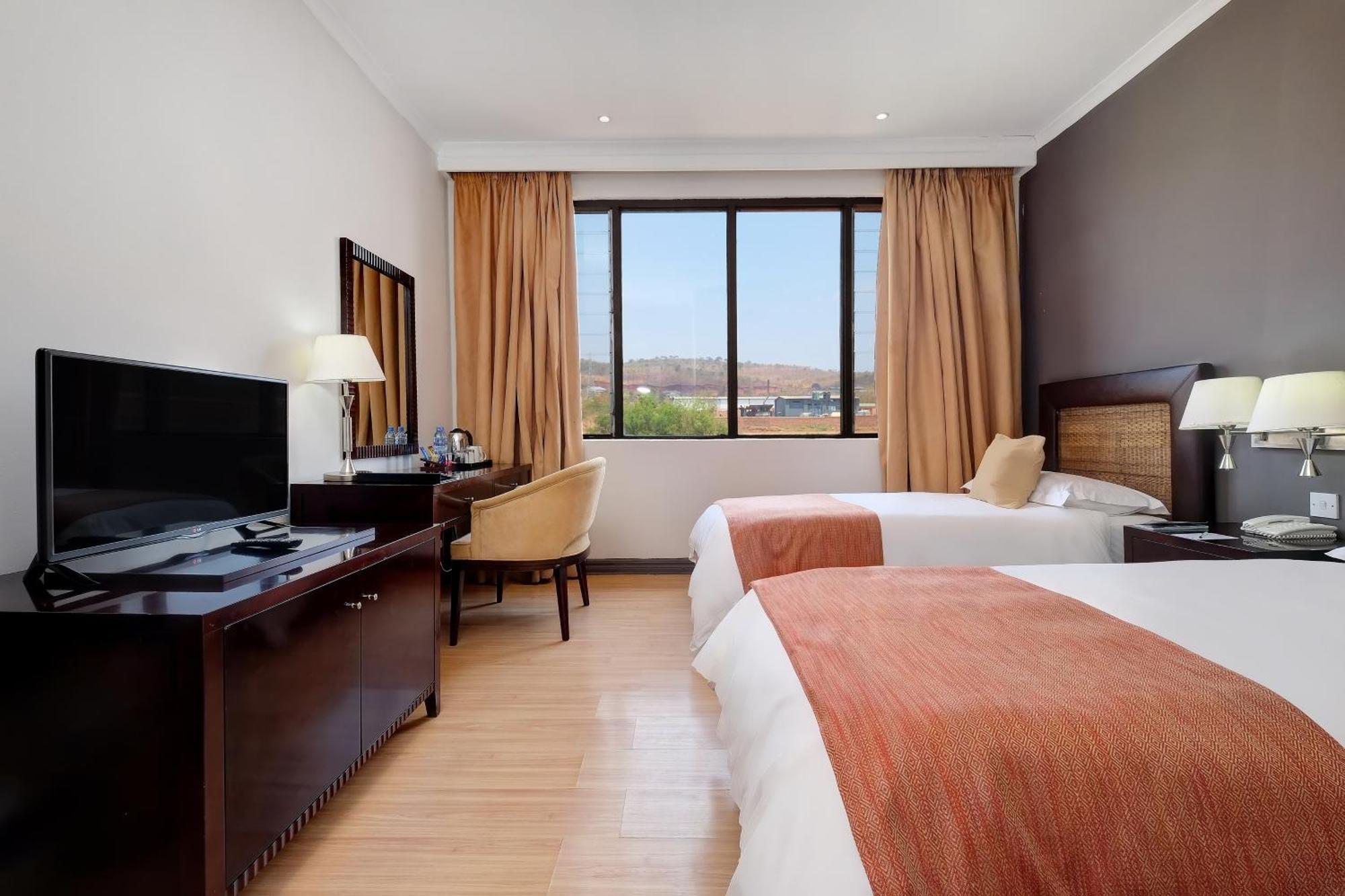 Protea Hotel By Marriott Chipata מראה חיצוני תמונה