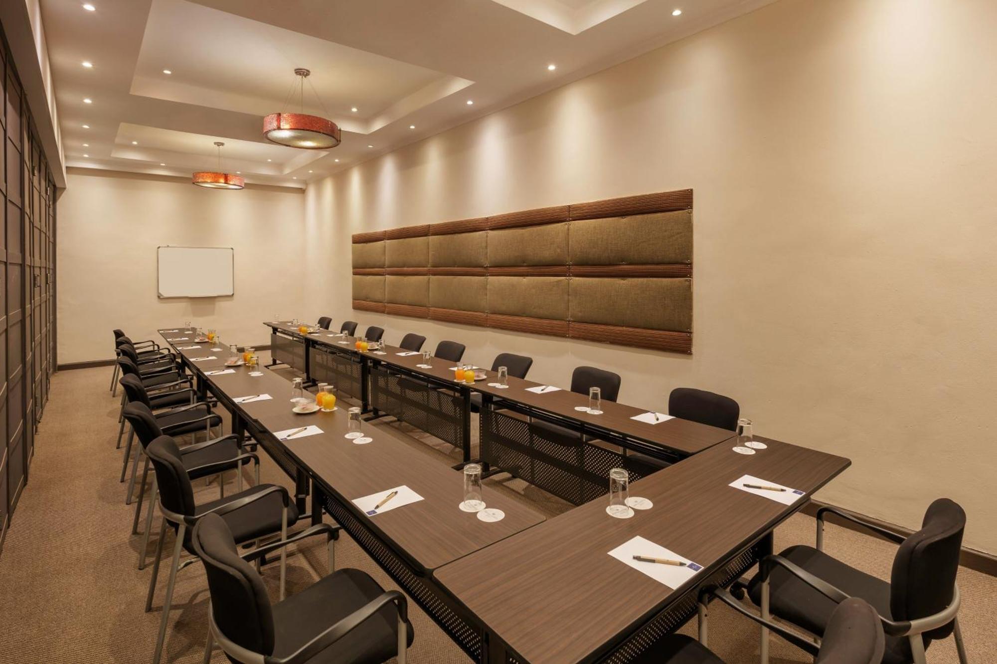 Protea Hotel By Marriott Chipata מראה חיצוני תמונה
