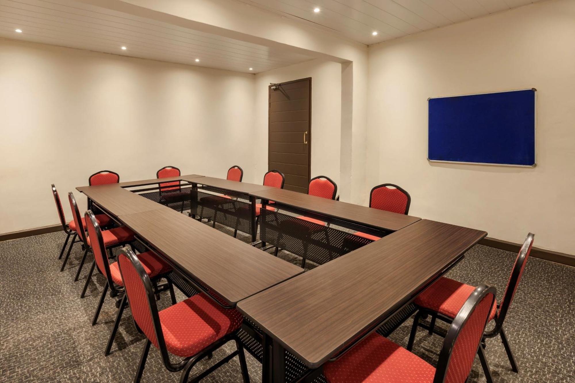 Protea Hotel By Marriott Chipata מראה חיצוני תמונה
