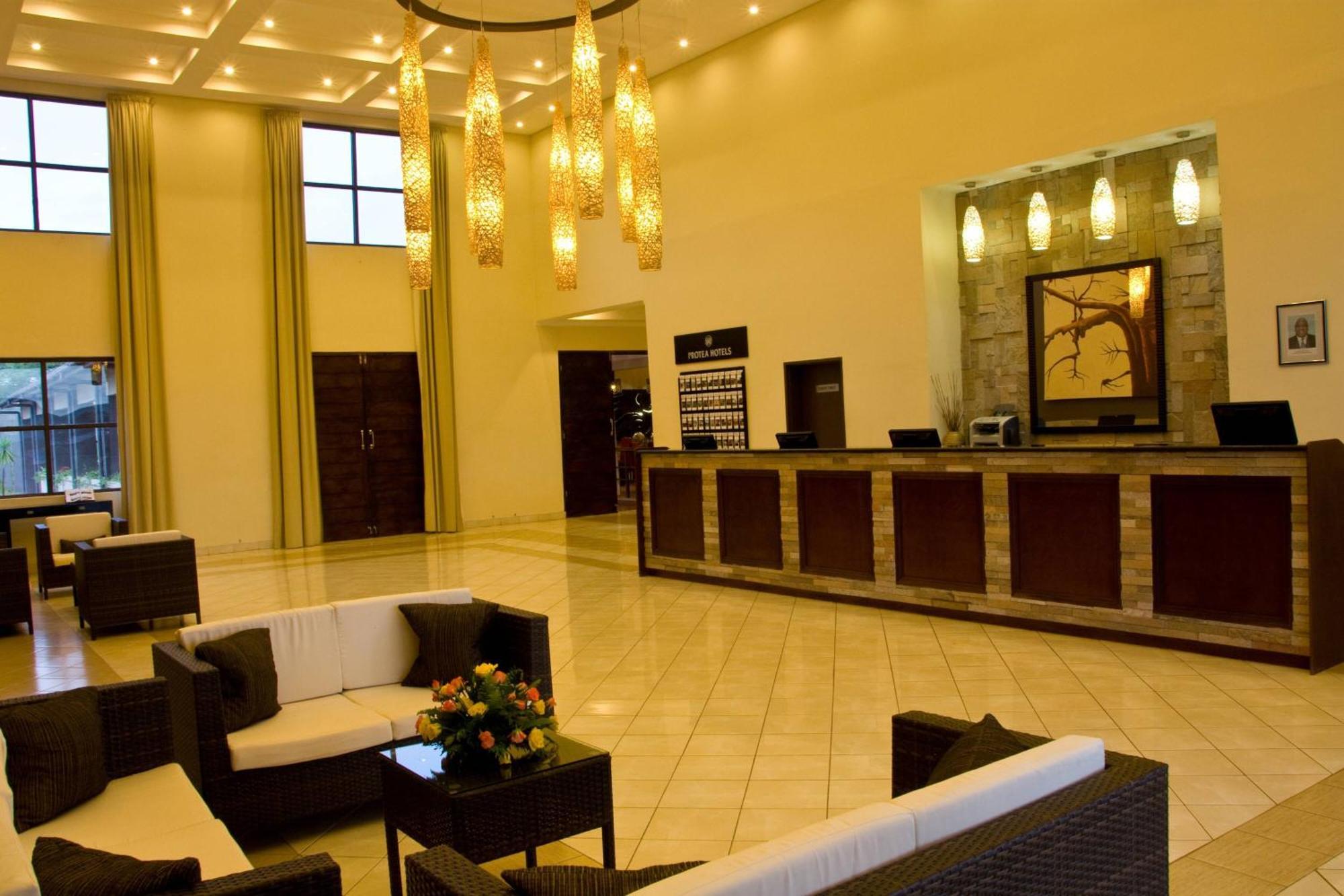 Protea Hotel By Marriott Chipata מראה חיצוני תמונה
