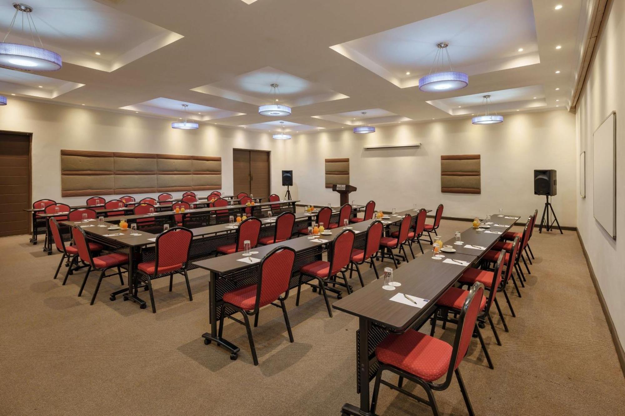 Protea Hotel By Marriott Chipata מראה חיצוני תמונה
