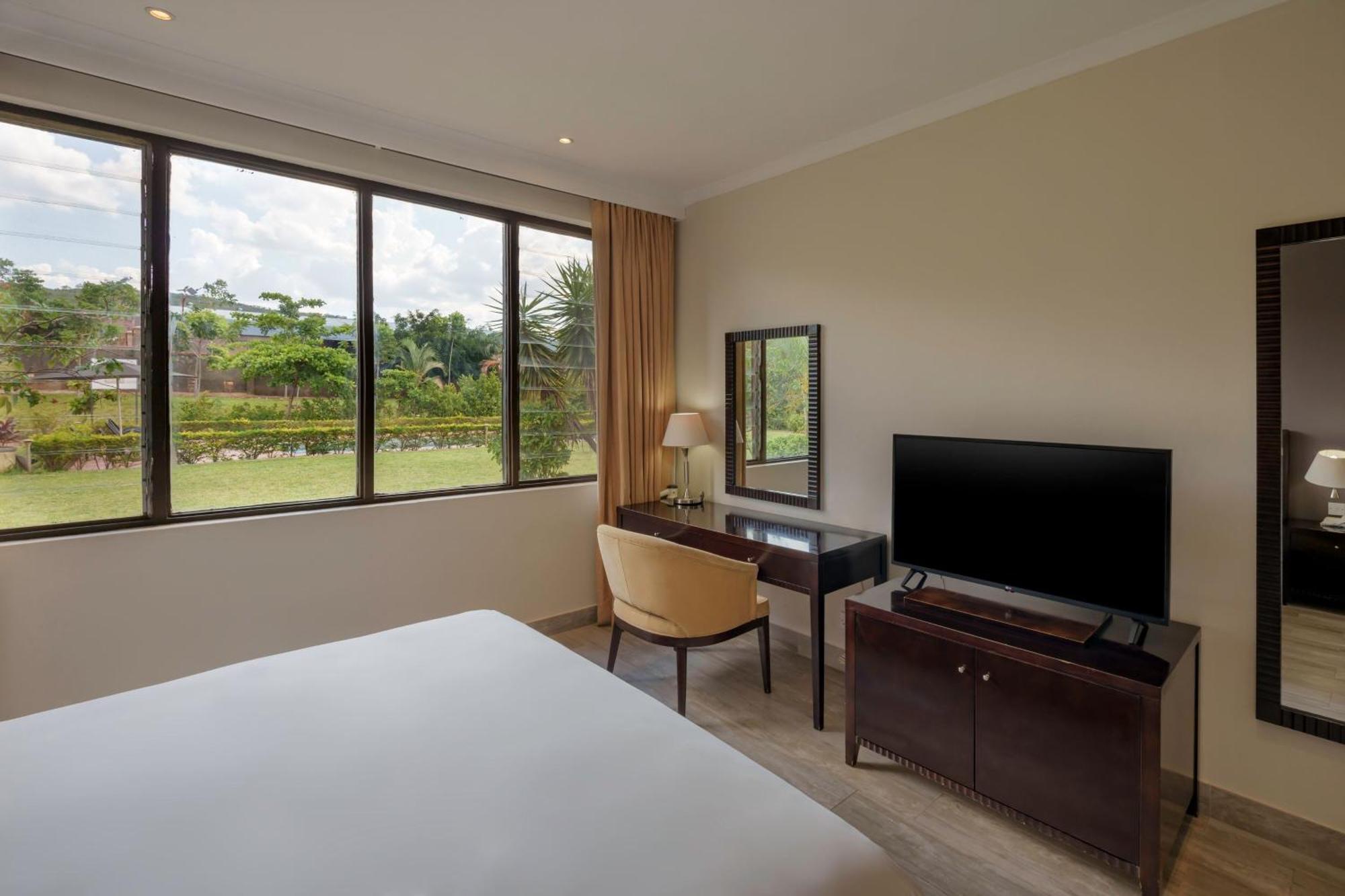 Protea Hotel By Marriott Chipata מראה חיצוני תמונה