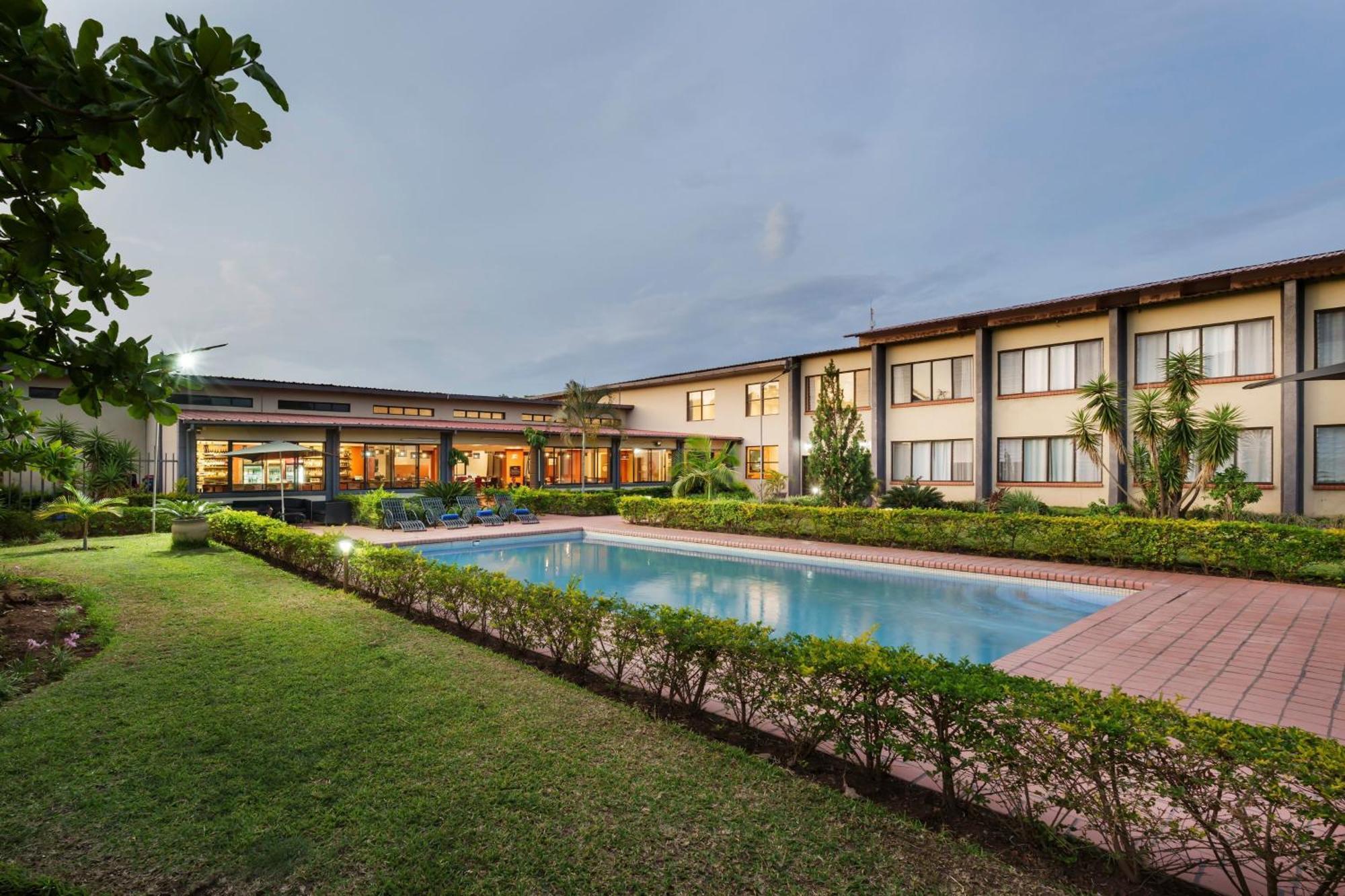 Protea Hotel By Marriott Chipata מראה חיצוני תמונה