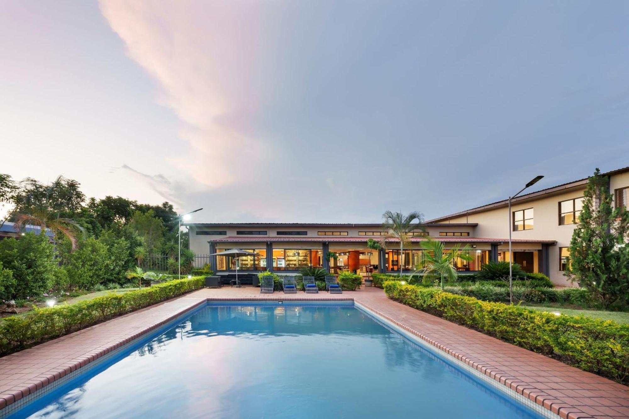 Protea Hotel By Marriott Chipata מראה חיצוני תמונה