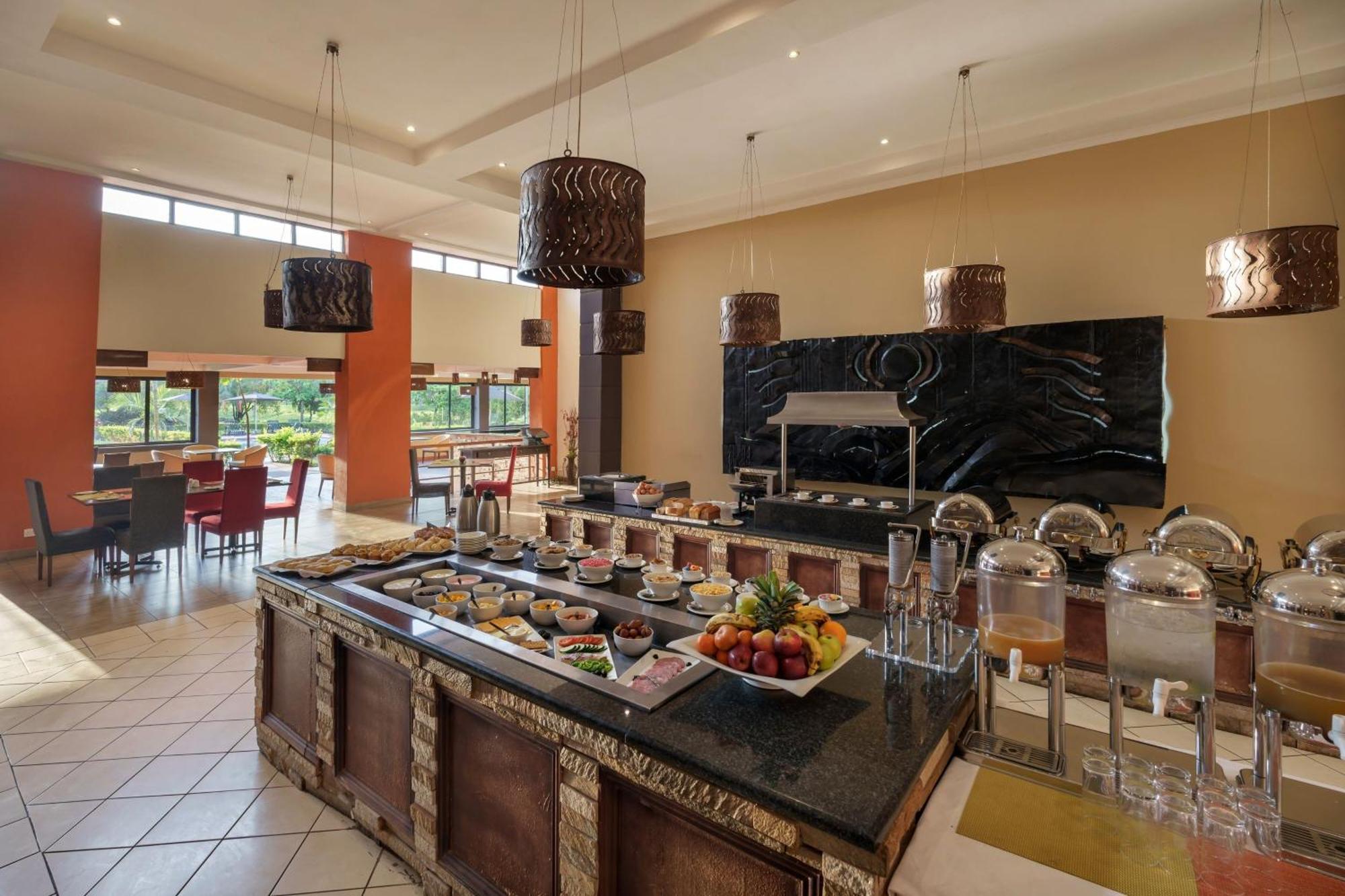 Protea Hotel By Marriott Chipata מראה חיצוני תמונה