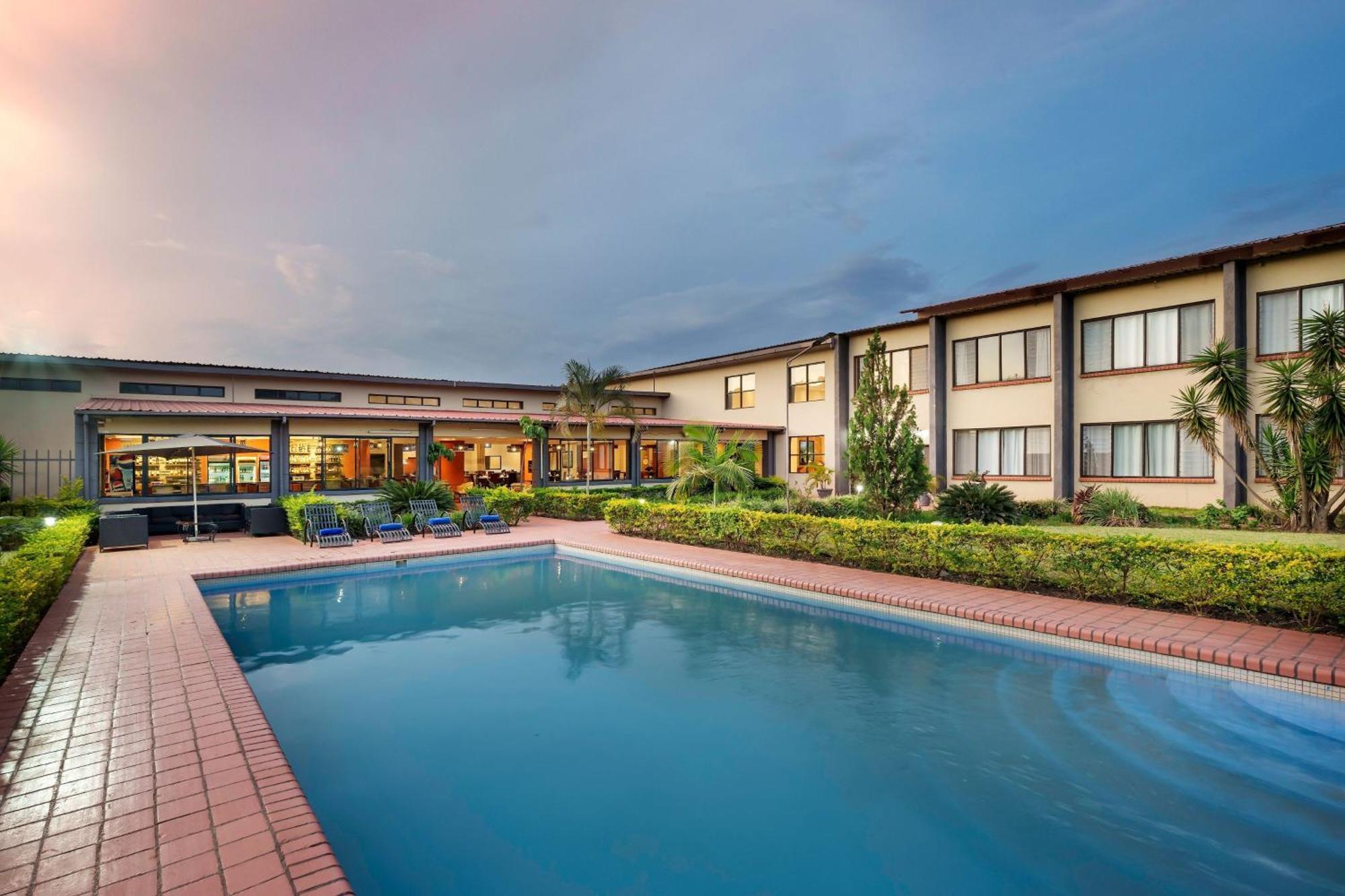 Protea Hotel By Marriott Chipata מראה חיצוני תמונה