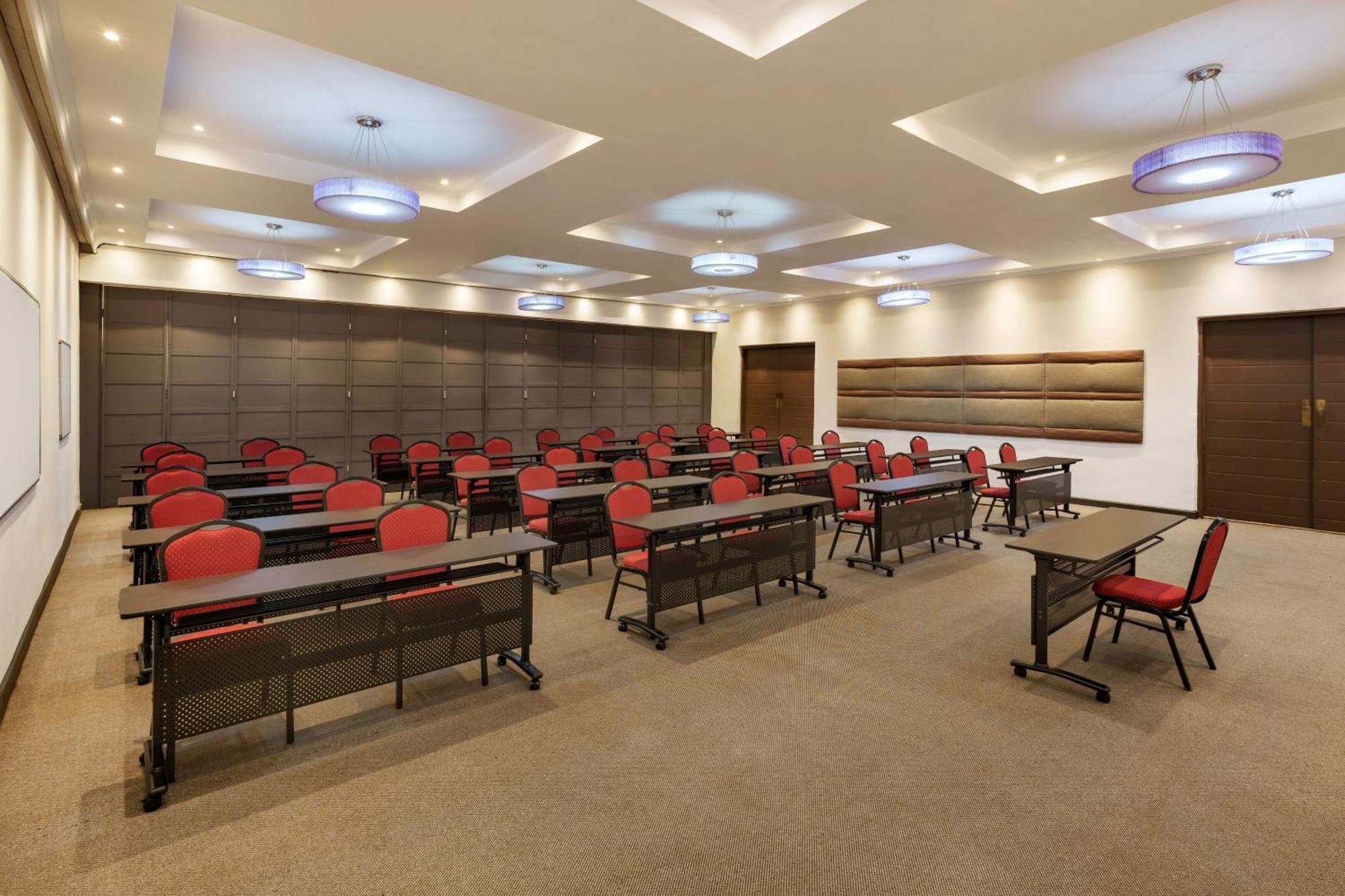 Protea Hotel By Marriott Chipata מראה חיצוני תמונה